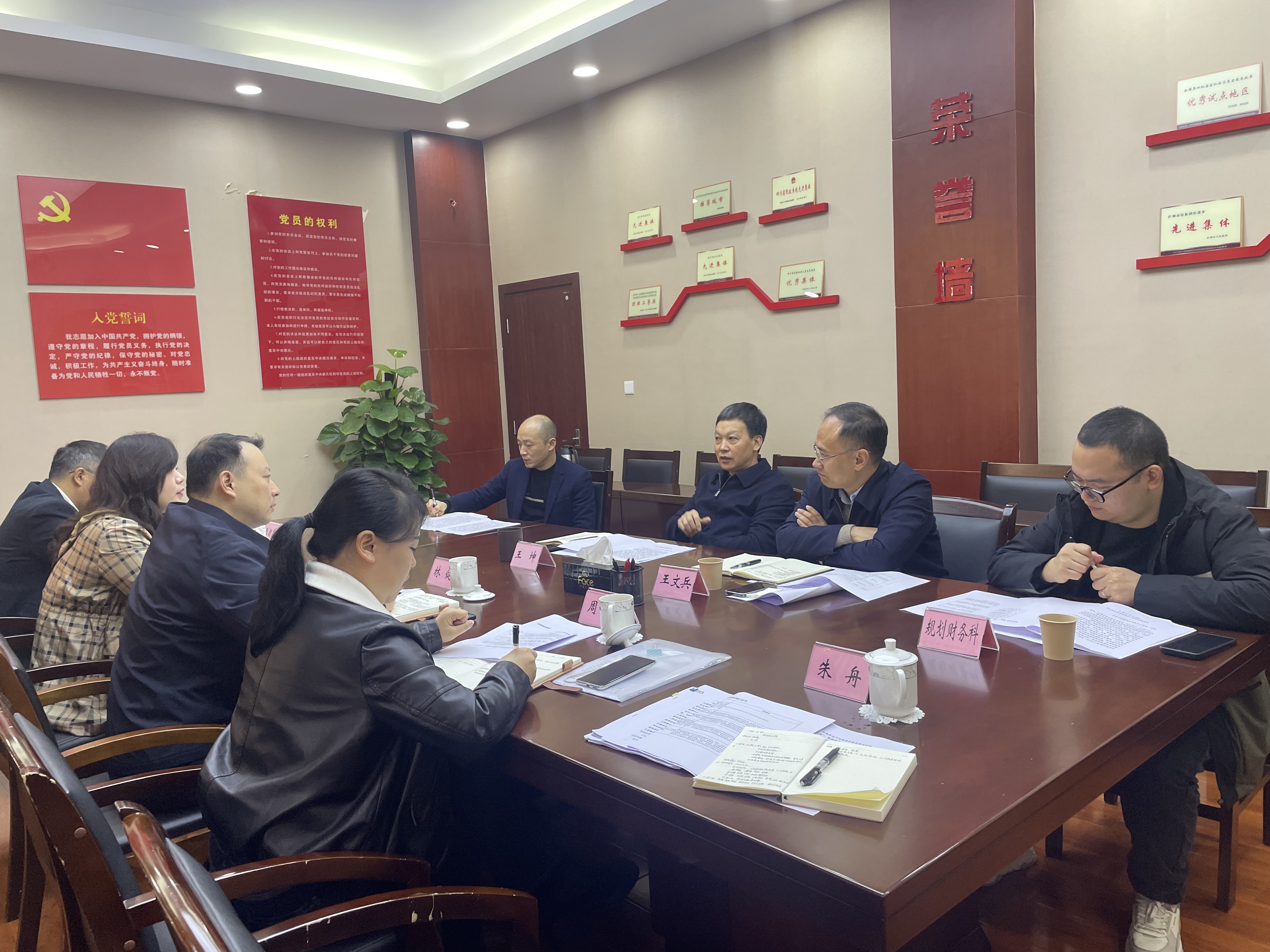 政企聯(lián)合、共謀發(fā)展 西南醫(yī)投集團黨委書記、董事長林健帶隊向瀘州市民政局作專題匯報