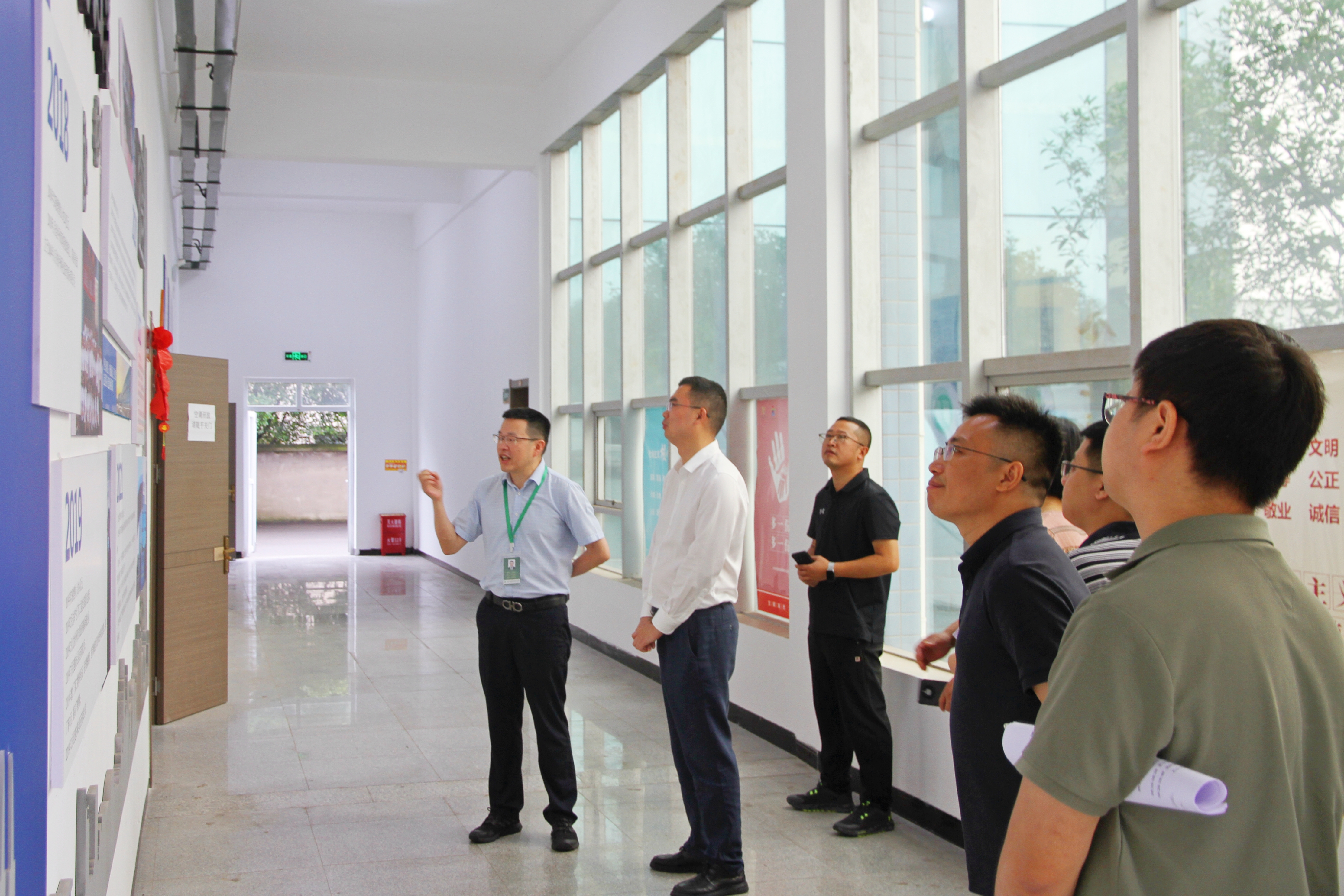 龍馬潭區(qū)委常委、組織部部長汪世平率隊考察調研市醫(yī)藥公司